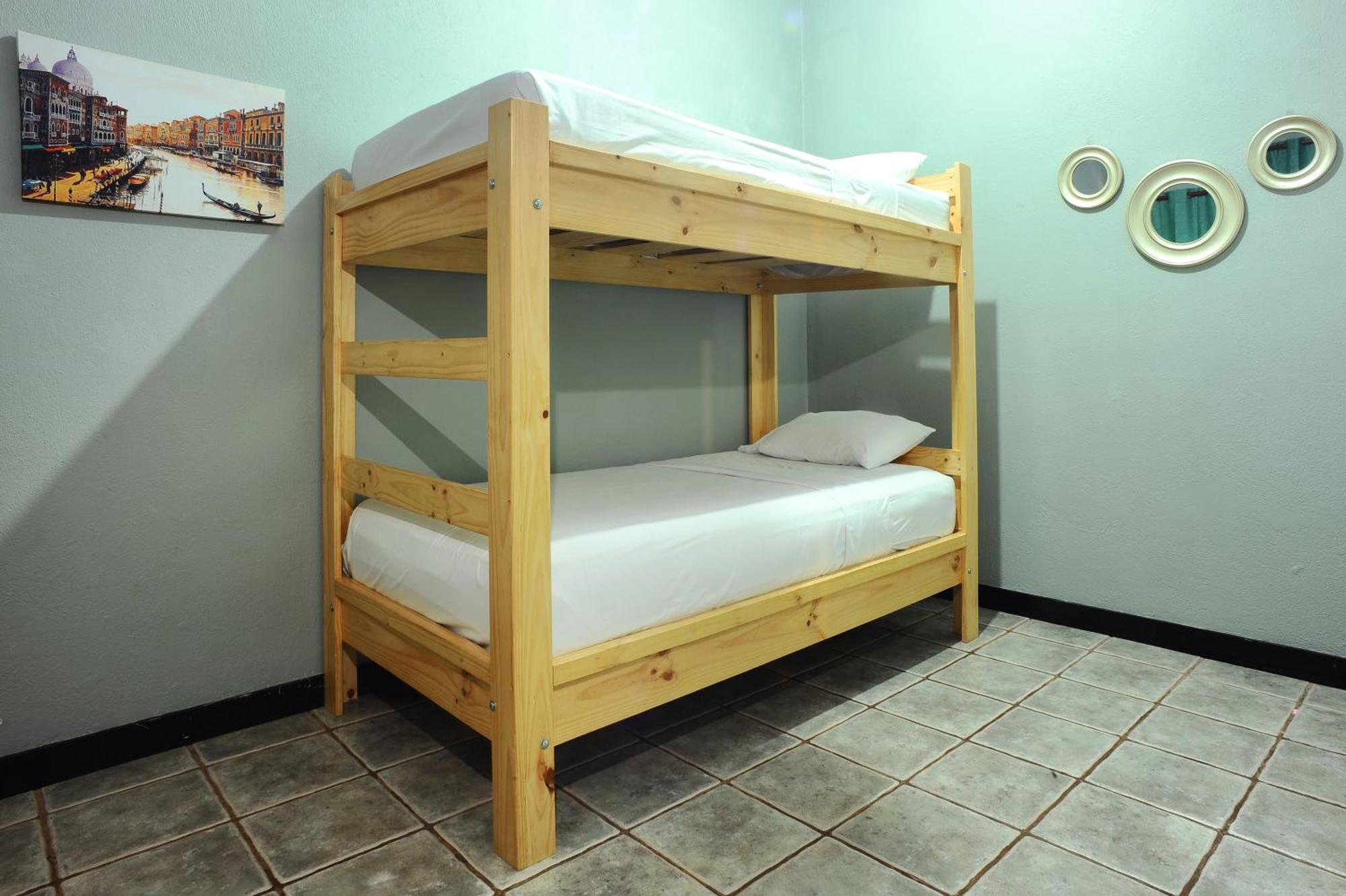 Private Fully Furnished Home At Wide Mouth Frog Hostel Quepos Esterno foto