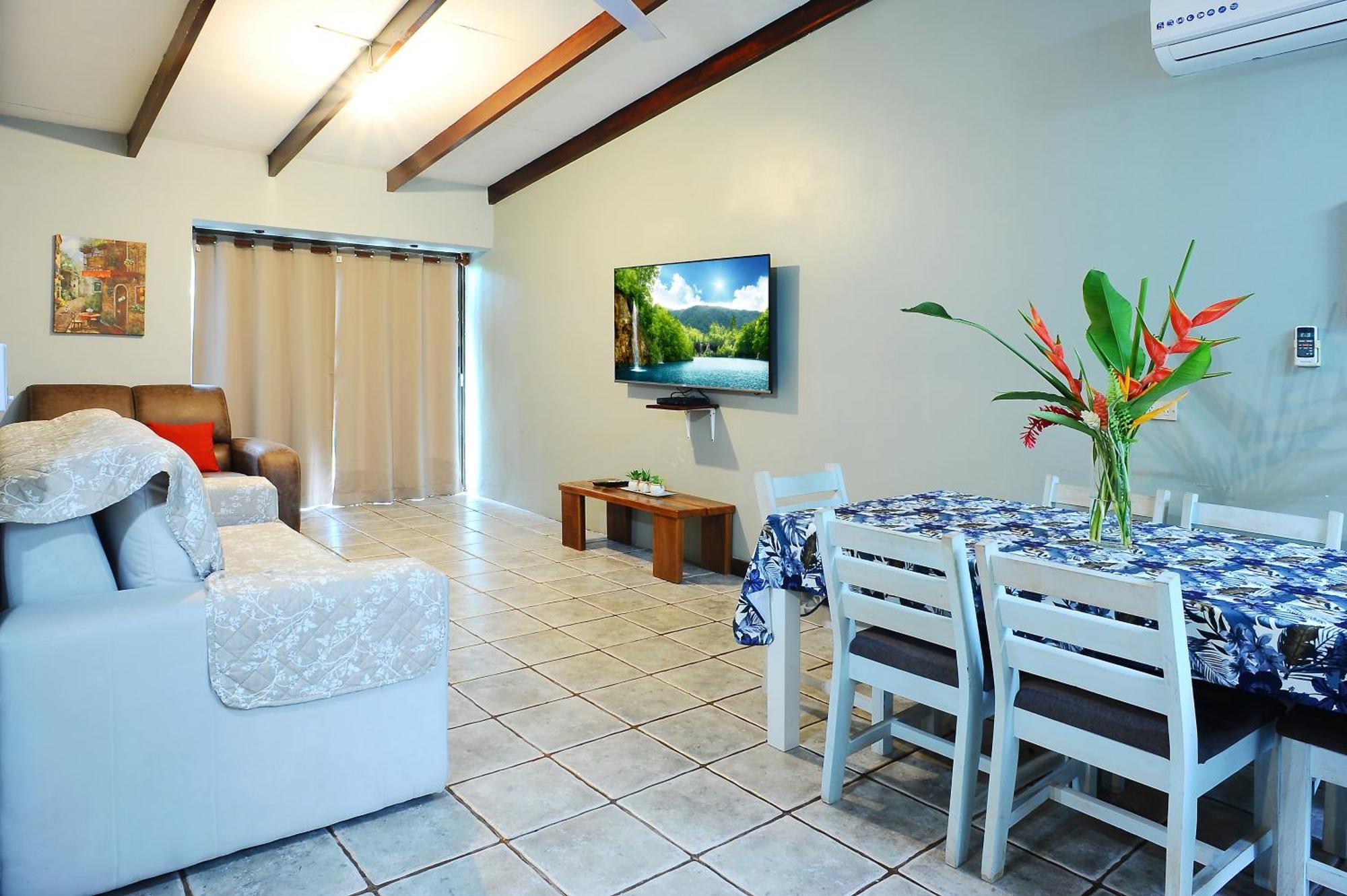Private Fully Furnished Home At Wide Mouth Frog Hostel Quepos Esterno foto